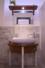B&B Lekythos
