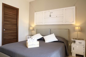 B&B Lekythos