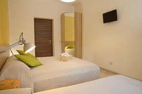 B&B Lekythos