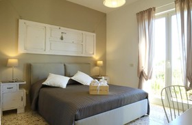 B&B Lekythos