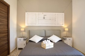 B&B Lekythos