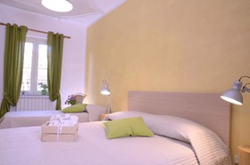 B&B Lekythos