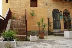 Lerux Bed & Breakfast