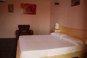 Lerux Bed & Breakfast
