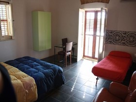 Lerux Bed & Breakfast