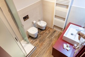 Five Rooms Brolo