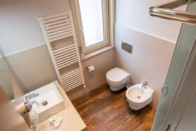 Five Rooms Brolo