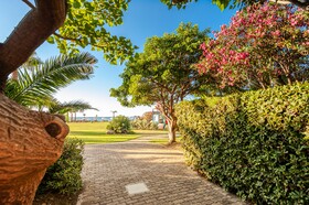 Acacia Resort
