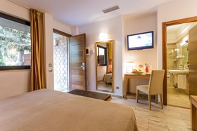 Fiesta Hotel Athènee Palace