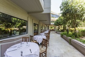 Fiesta Hotel Athènee Palace