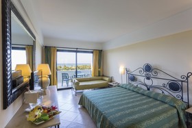 Fiesta Hotel Athènee Palace