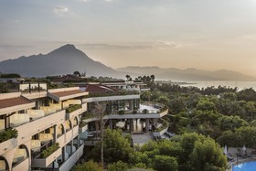 Fiesta Hotel Athènee Palace