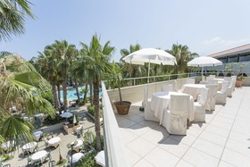 Fiesta Hotel Athènee Palace