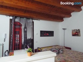 The House of Castle Apartments