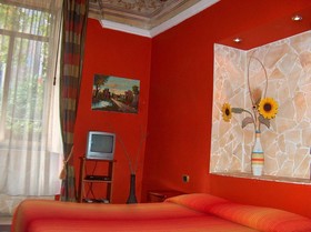 Holland International Rooms