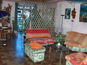 Holland International Rooms