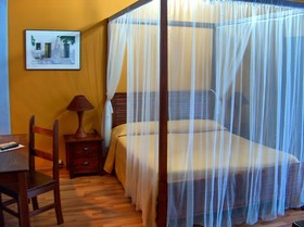 Holland International Rooms