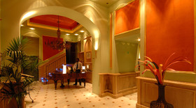 Royal Hotel