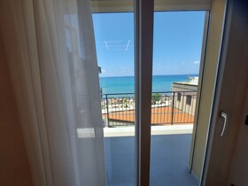 B&B Le Suites Di Costanza
