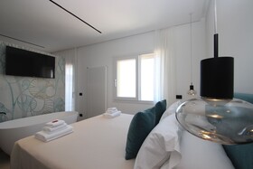 B&B Le Suites Di Costanza