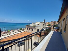 B&B Le Suites Di Costanza