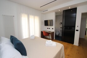 B&B Le Suites Di Costanza
