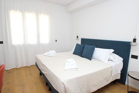 B&B Le Suites Di Costanza
