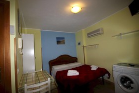 Difrontealmare Apartments