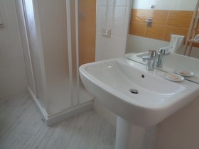 Eryx Apartments