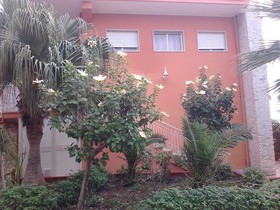 Calliope Apartments