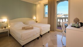 Hellenia Hotel