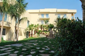 Sant Alphio Palace