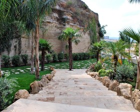 Sant Alphio Palace