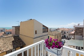 Acqua Azzurra Holiday Home