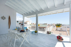 Acqua Azzurra Holiday Home