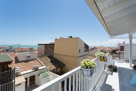 Acqua Azzurra Holiday Home