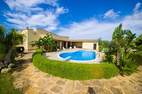 Villa Dahlia