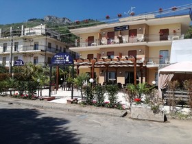 Hotel Chrismare