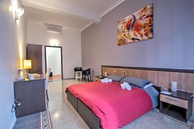 Maqueda Central Suites