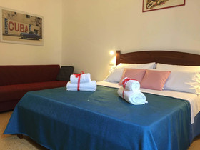 Yoo Room