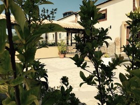 Domus Aurea Resort