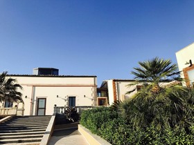 Domus Aurea Resort