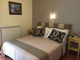 Hostel H24