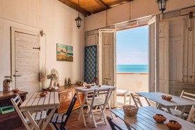 Plaza Beach Hostel