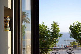 Agora Panoramic Rooms