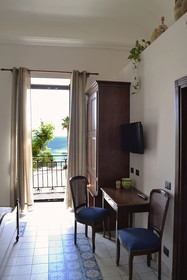 Agora Panoramic Rooms