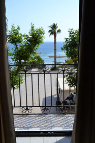Agora Panoramic Rooms
