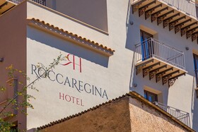 Roccaregina Hotel