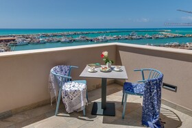 Roccaregina Hotel