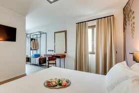 Roccaregina Hotel